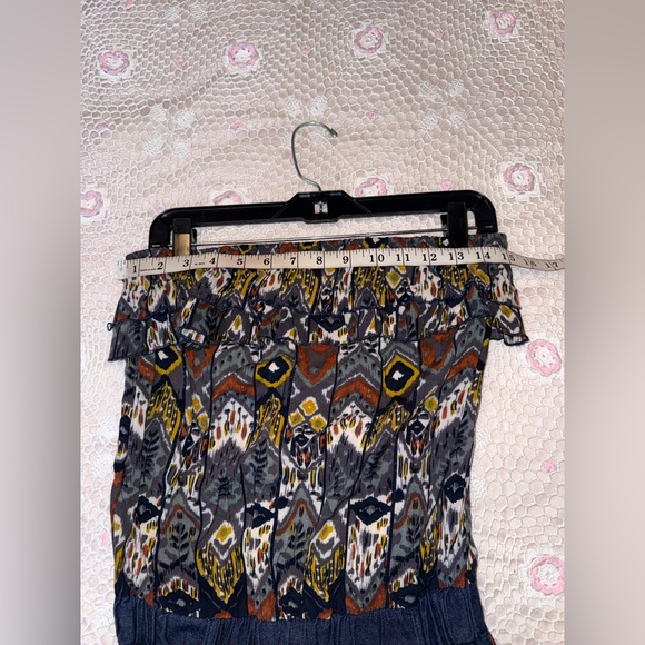 Chesley Like New Y2K Patterned Denim Capri Jumpsuit with Belt - Picture 7 of 8